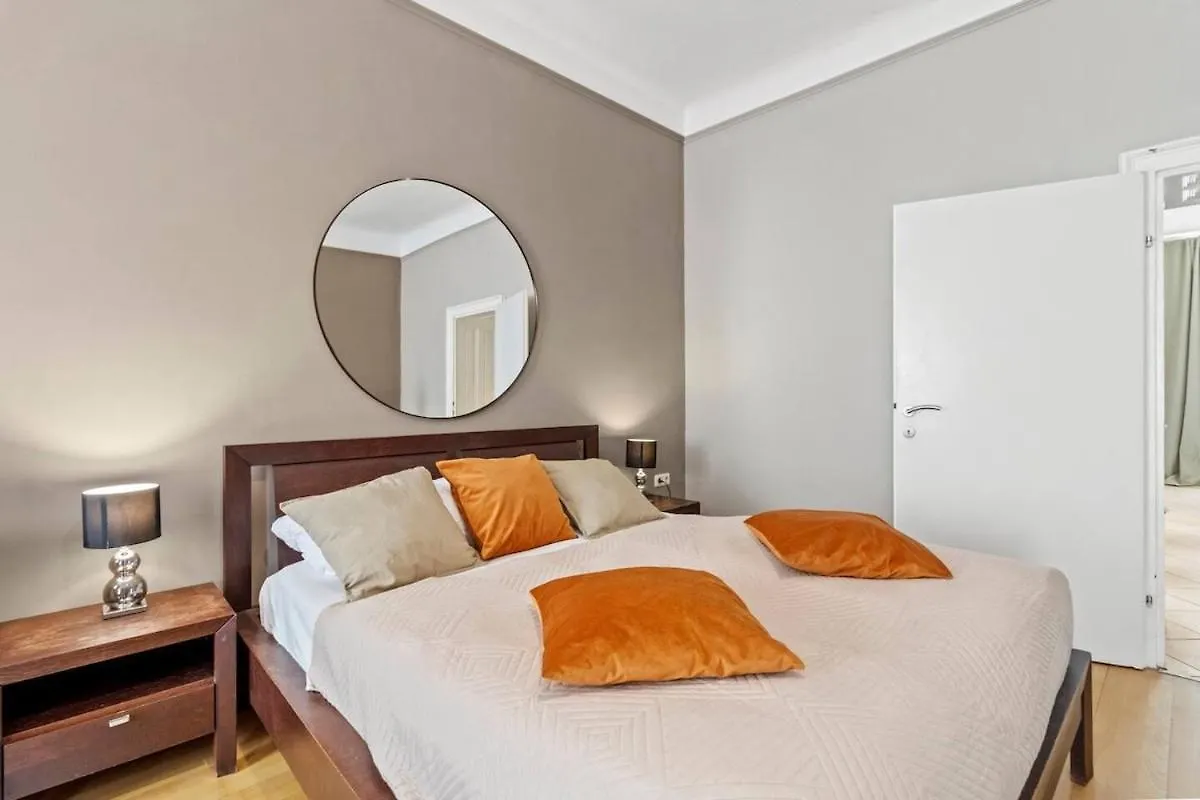 Apartment Augarten Suites I 5 Min To Metro I 10 Min To City Vienna