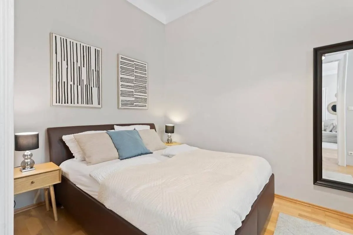 Apartment Augarten Suites I 5 Min To Metro I 10 Min To City Vienna Austria