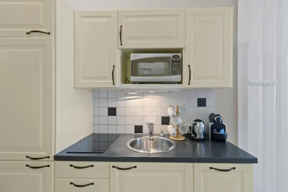Apartment Augarten Suites I 5 Min To Metro I 10 Min To City Vienna