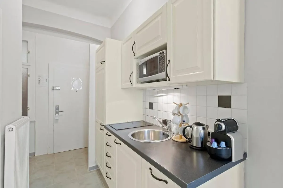Augarten Suites I 5 Min To Metro I 10 Min To City Vienna Apartment