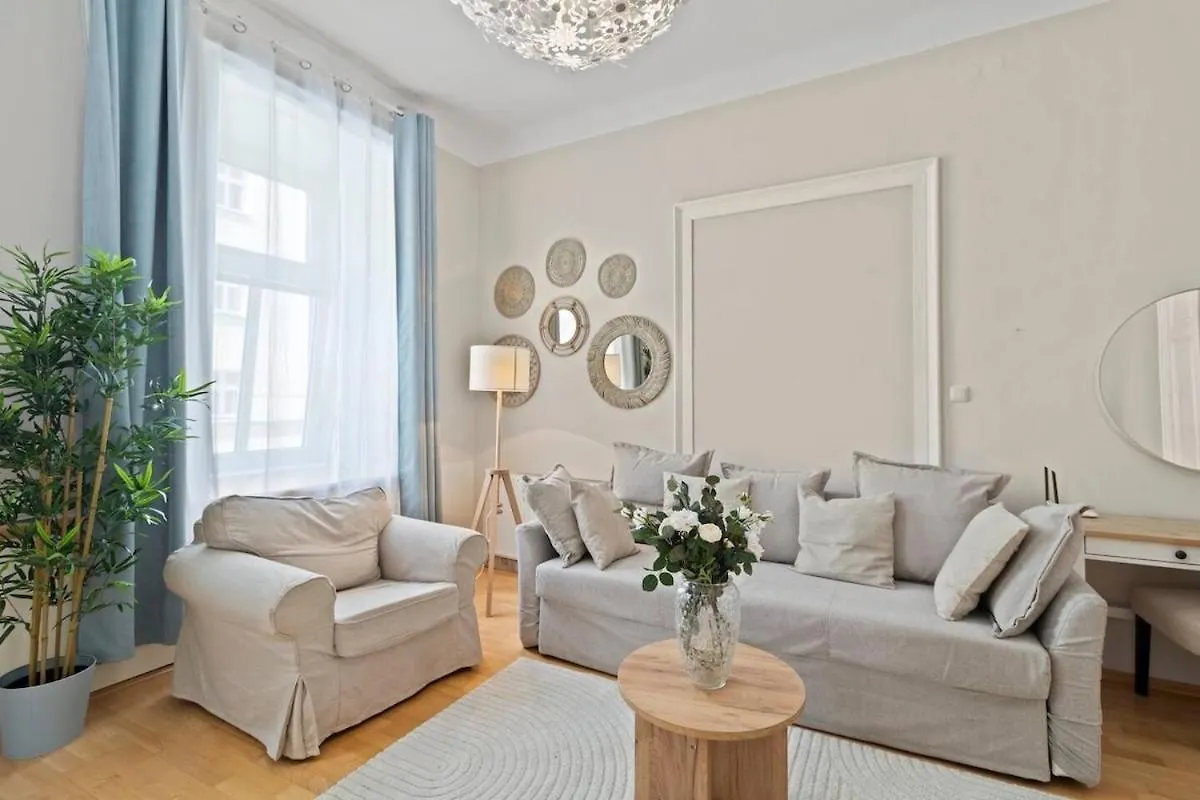 Apartment Augarten Suites I 5 Min To Metro I 10 Min To City Vienna