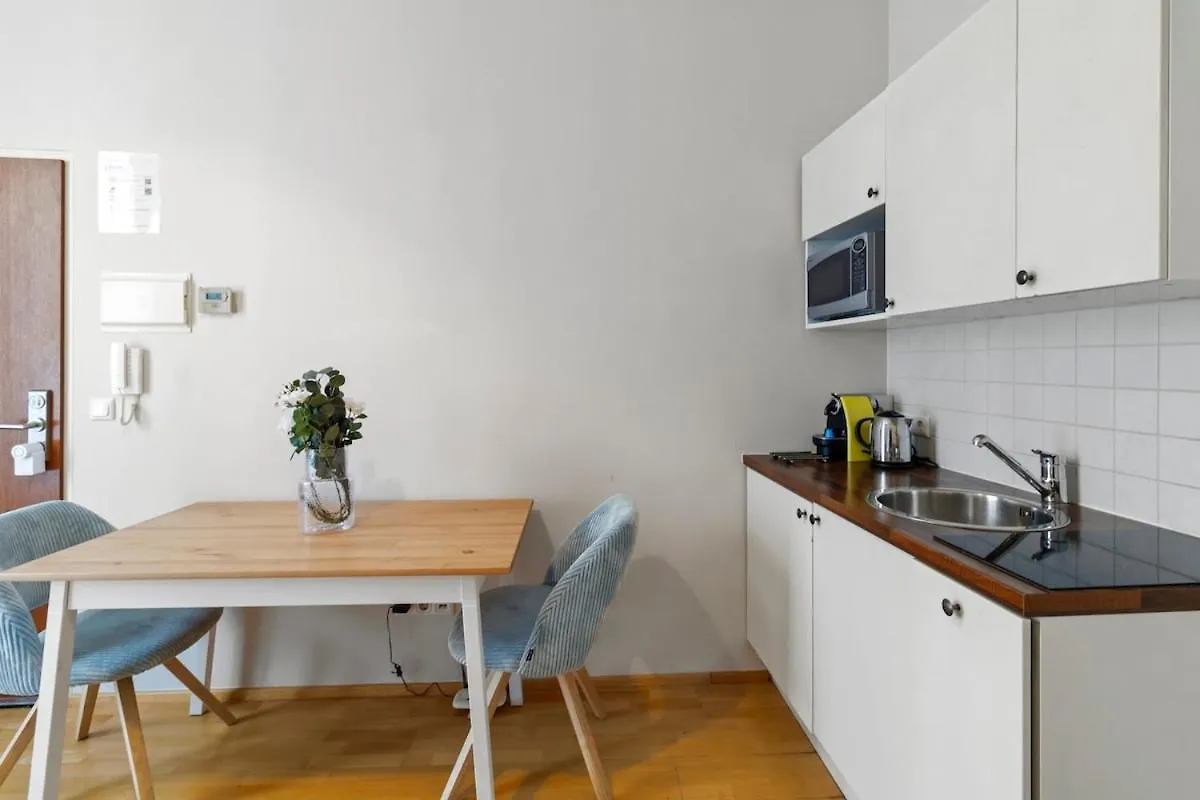 Augarten Suites I 5 Min To Metro I 10 Min To City Vienna 0*,