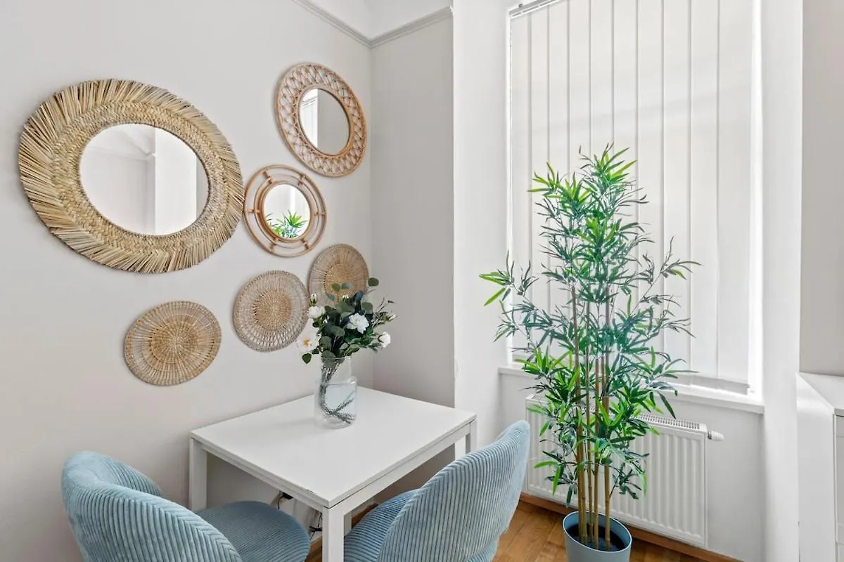 Augarten Suites I 5 Min To Metro I 10 Min To City Vienna Apartment