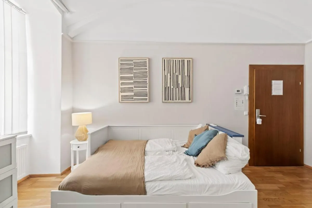 Augarten Suites I 5 Min To Metro I 10 Min To City Vienna Apartment