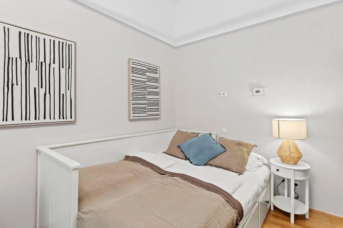 Augarten Suites I 5 Min To Metro I 10 Min To City Vienna 0*,  Austria