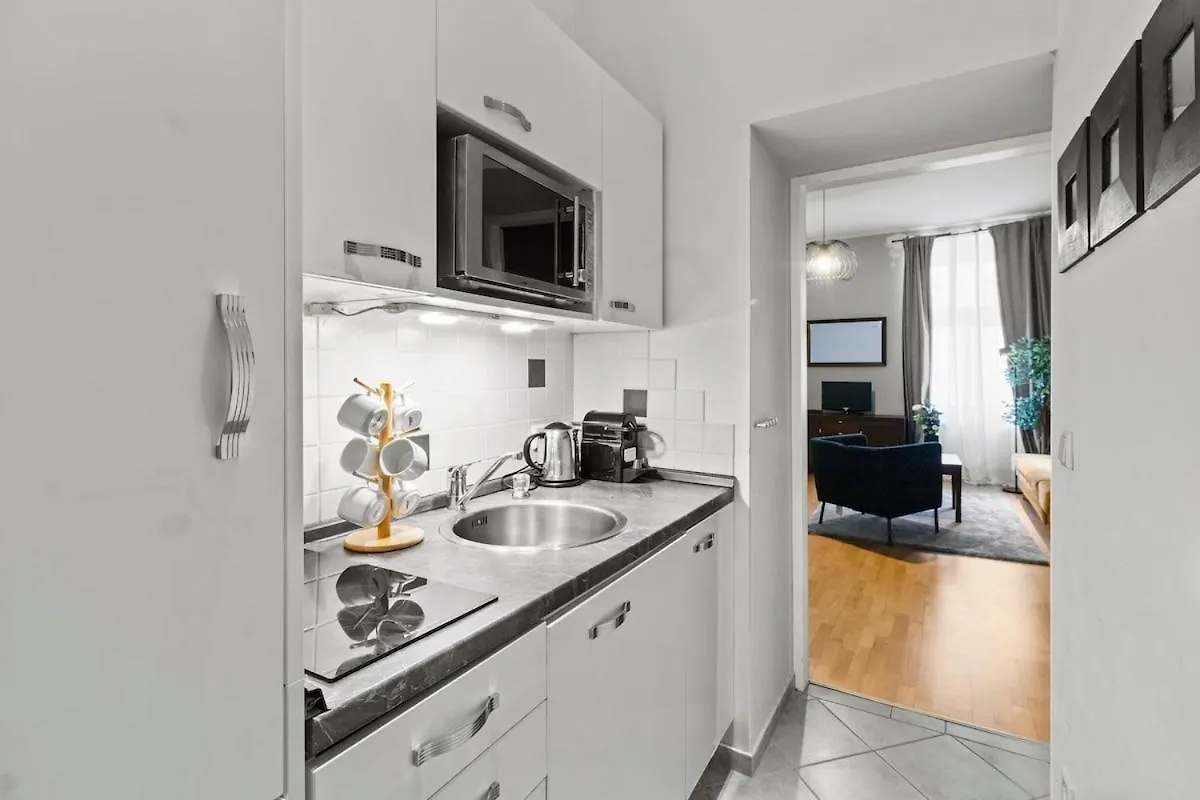 Augarten Suites I 5 Min To Metro I 10 Min To City Vienna Apartment