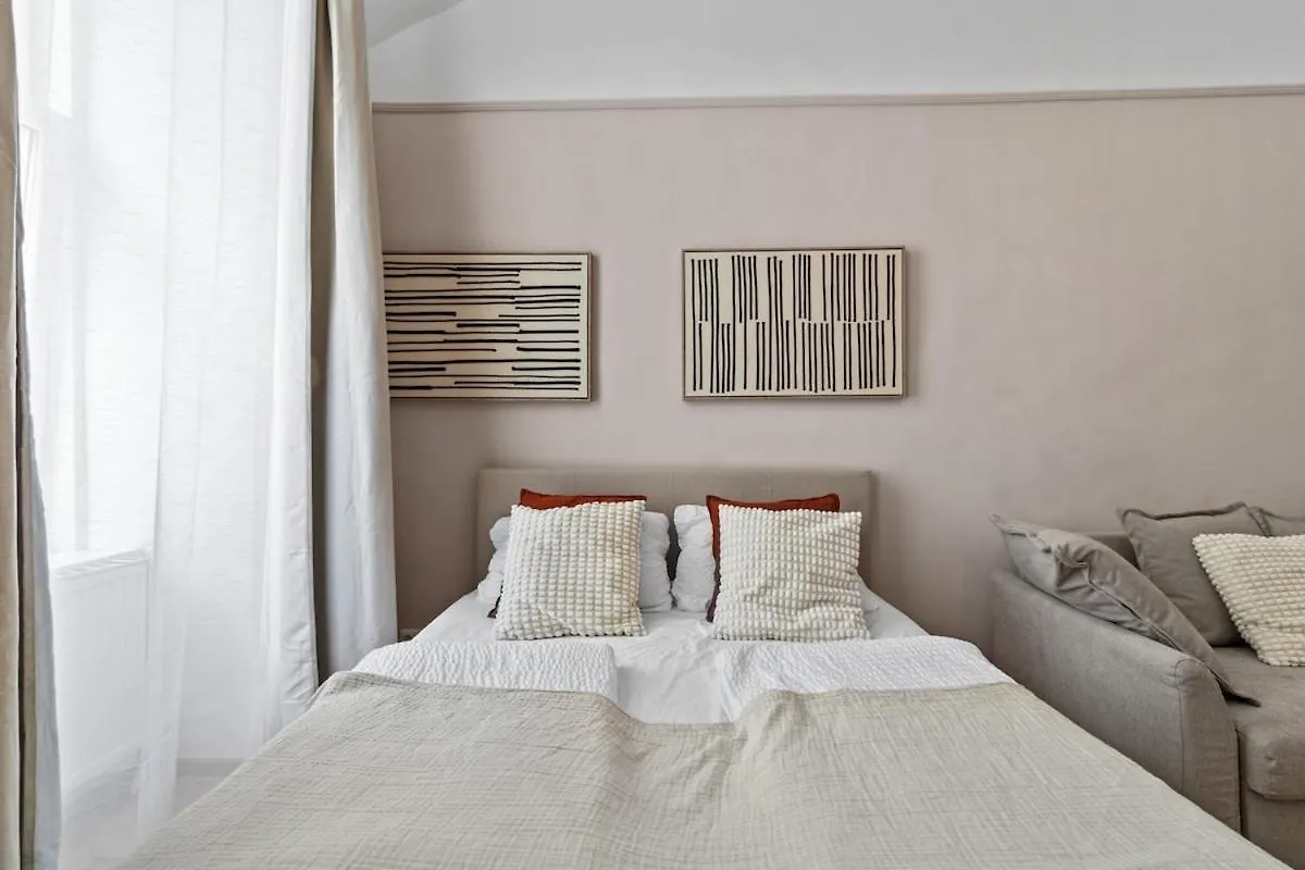 Apartment Augarten Suites I 5 Min To Metro I 10 Min To City Vienna