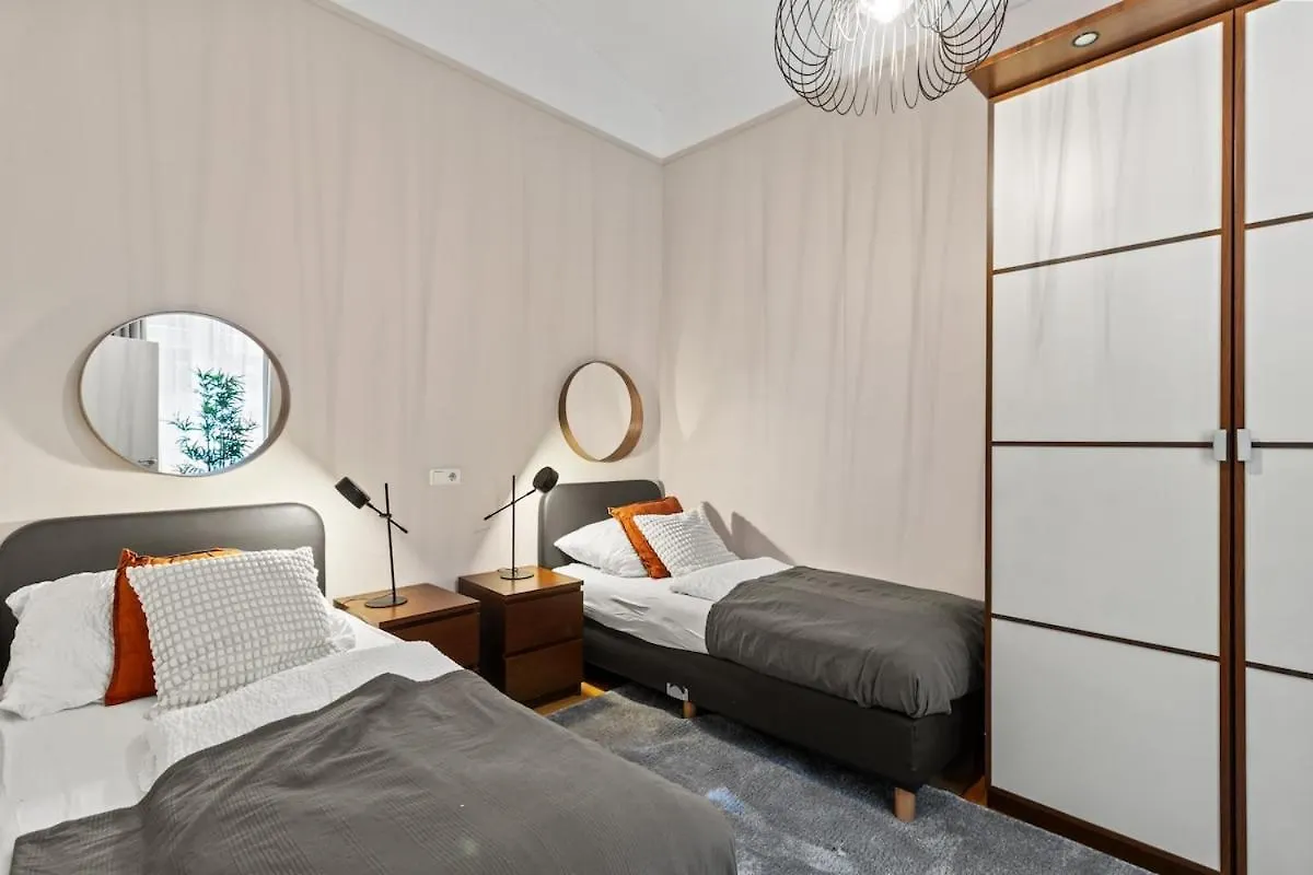 Augarten Suites I 5 Min To Metro I 10 Min To City Vienna Apartment