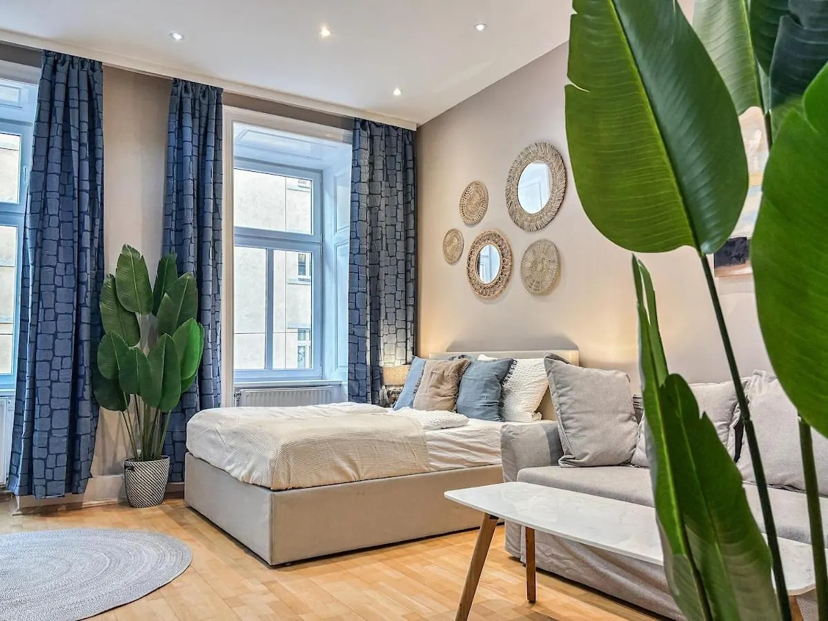 Augarten Suites I 5 Min To Metro I 10 Min To City Vienna Apartment